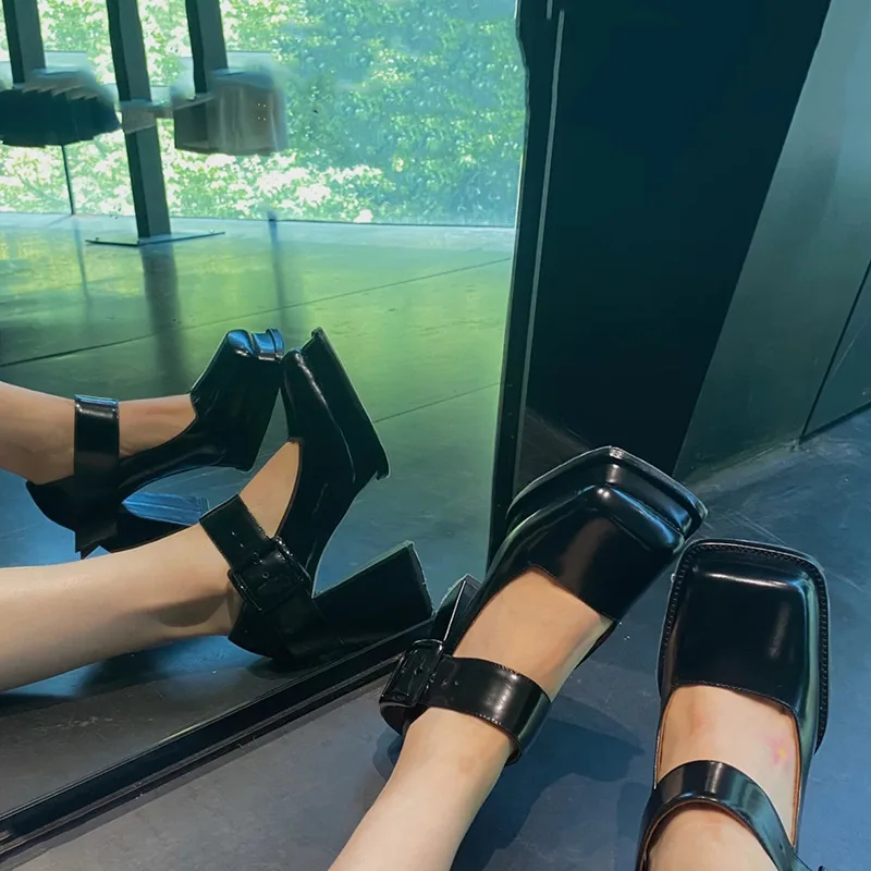 Черные дизайнерские туфли Мэри Джейнс на платформе в стиле панк, женские туфли-лодочки на высоком каблуке из лакированной кожи с квадратным носком в готическом стиле - 2